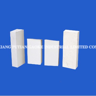 Wear-resistant liner, brick, sheet