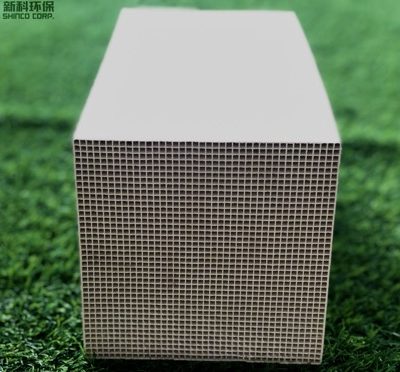 Honeycomb ceramic regenerator for RTO/RCO