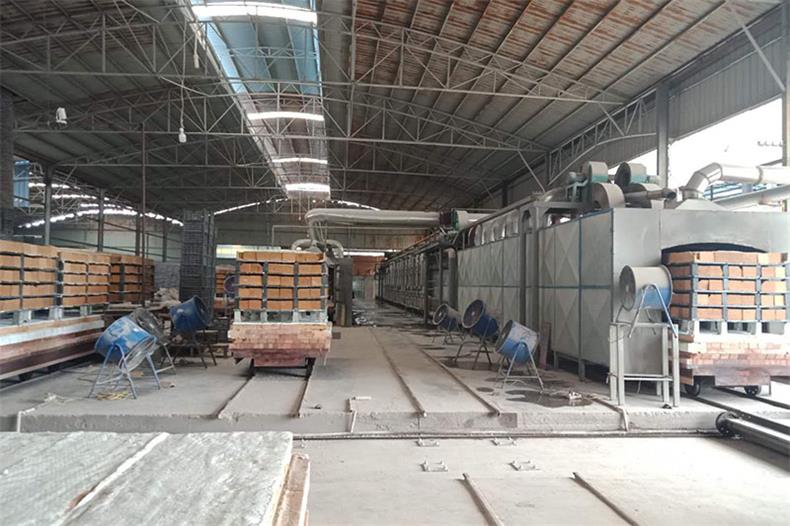 工业陶瓷生产车间