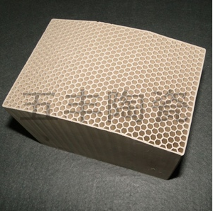 Honeycomb ceramic regenerator