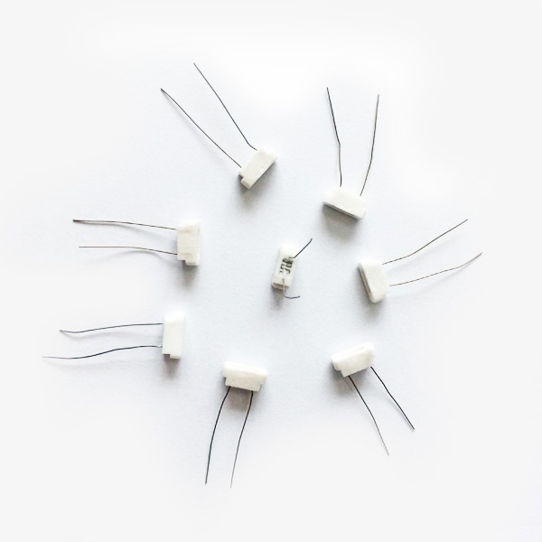 Ceramic core heating wire