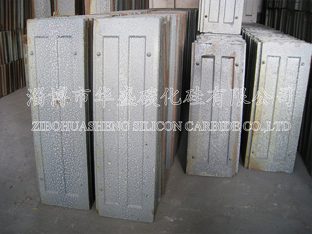 Silicon carbide board