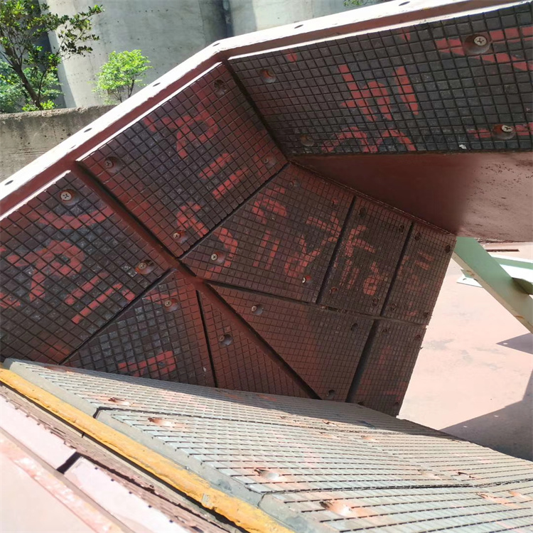 复合陶瓷耐磨衬板 三合一陶瓷耐磨衬板 抗冲击耐磨衬板 高铝瓷片衬板 淄博齐佳7635a8cea6232a978c6dcf8a83abd5e