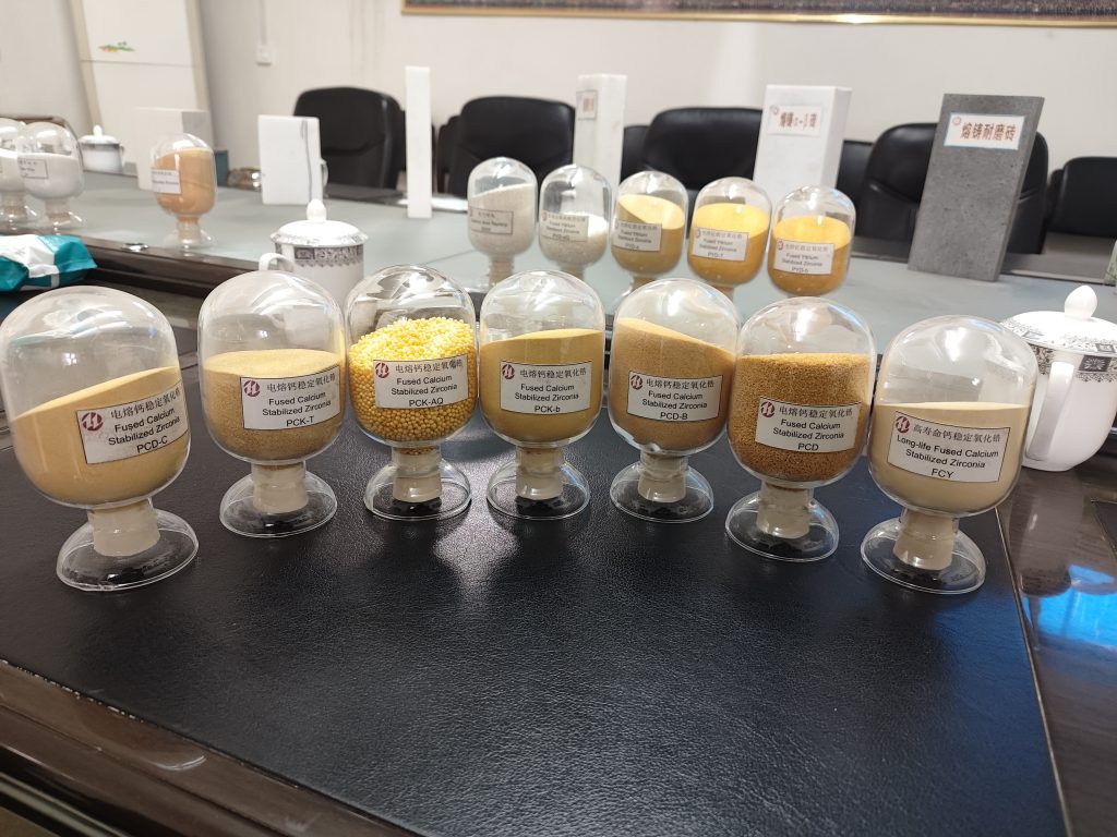 电熔钙稳定氧化锆实物