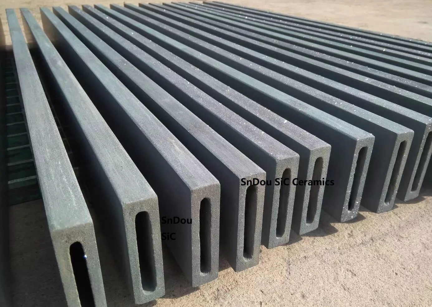 RSiC Beams Pillars Props Solid Bars / Pins / Post / SupportRSIC beams by tangshan sndou sic ceramics