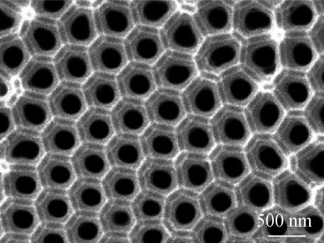 沉积温度和时间对多孔SiC薄膜的光致发光性能的影响
