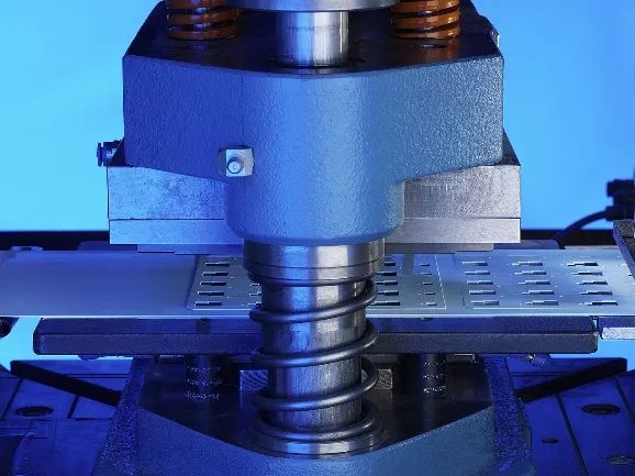 CeramTec Launches HP Series Aluminum Nitride Substrates with 450 MPa Bending Strength